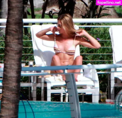 Jennifer Anniston OnlyFans Thumbnail #pMZ9NEsS1S