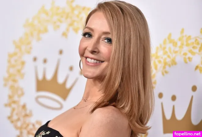 Jennifer Finnigan OnlyFans Thumbnail #W3WDlB5B7A