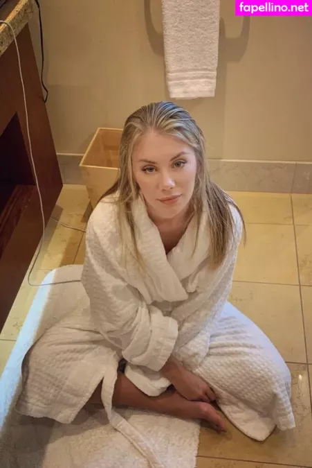 Jennifer Holland OnlyFans Thumbnail #2pfPS0QKjN