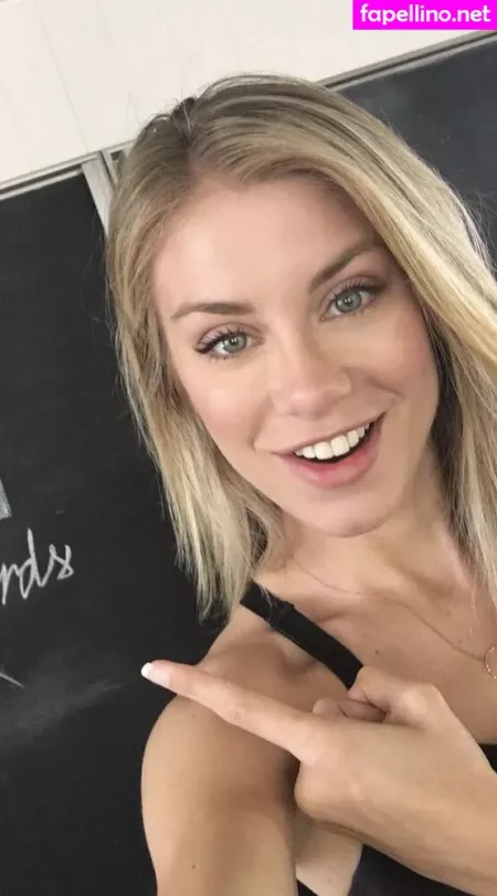Jennifer Holland OnlyFans Thumbnail #lJwiWlpwmm