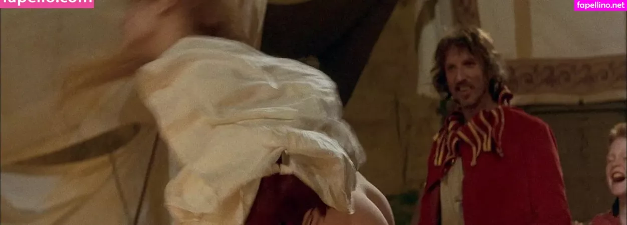 Jennifer Jason Leigh OnlyFans Thumbnail #YojP7sgTlW