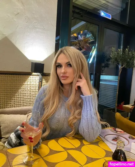 Jennifer Official 1 OnlyFans Thumbnail #0J2L5TEpsw