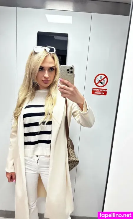 Jennifer Official 1 OnlyFans Thumbnail #BbXF1OL5t1