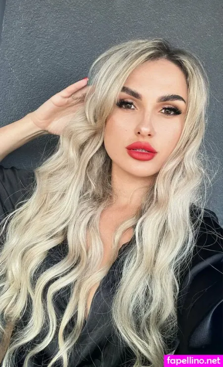 Jennifer Official 1 OnlyFans Thumbnail #C4oVfHq0Ej