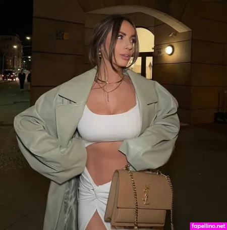 Jennifer Saro OnlyFans Thumbnail #T96Qrwgdcg