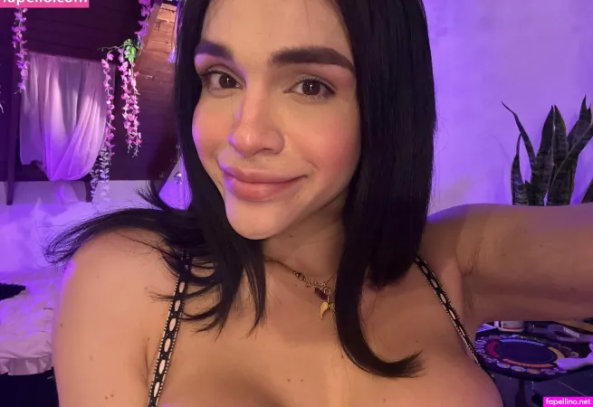 Jennifer Sophia Main Profile Photo