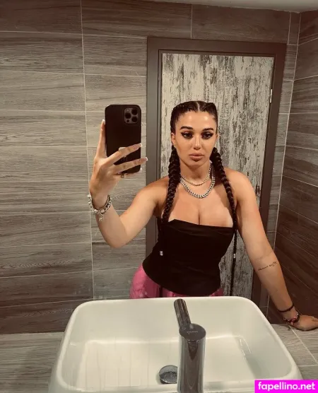 Jenniferluxe OnlyFans Thumbnail #TJ6U3dQ0Sv