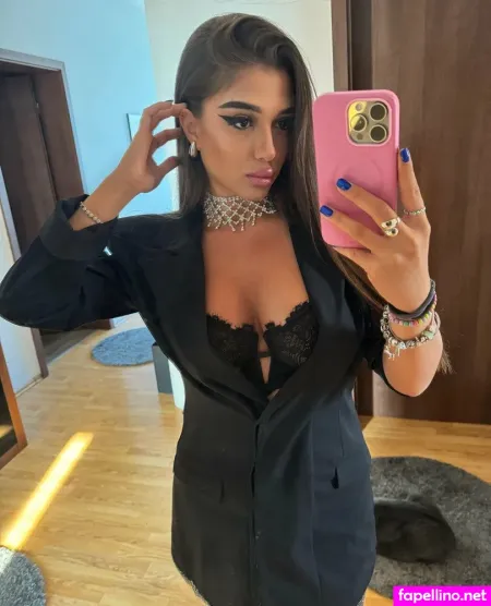 Jenniferluxe OnlyFans Thumbnail #wE5HQGeSLu