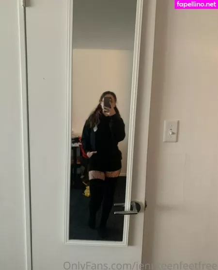 Jennteenfeetfree OnlyFans Thumbnail #Kg62XDhzA0