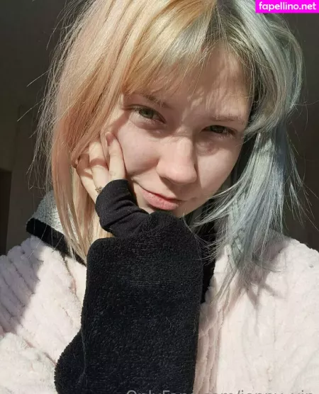 Jenny Vip OnlyFans Thumbnail #smti2owkWi