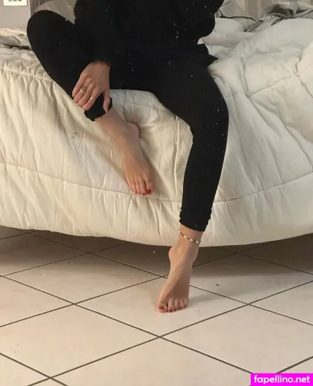 Jennyfeet06 Main Profile Photo