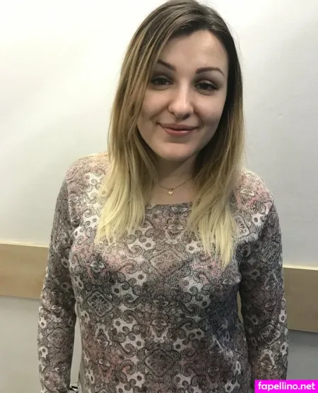 Jennyhotwife Main Profile Photo