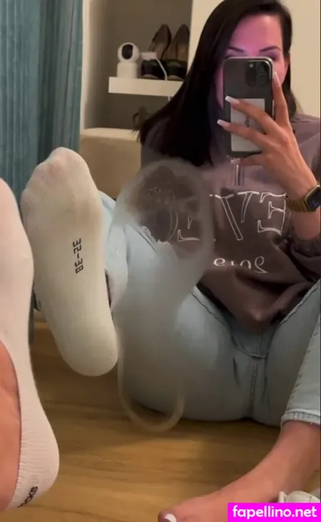 Jennysuniquefeets OnlyFans Thumbnail #EgiOWdAqpT