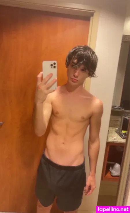 Jeradfree OnlyFans Thumbnail #QmFqvzNQfZ