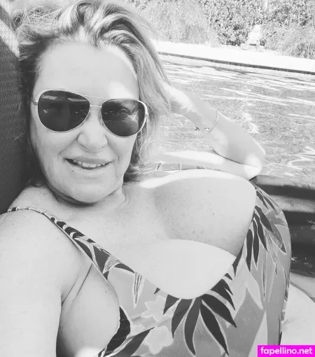 Jeri Juggies OnlyFans Thumbnail #9S6ow6fWzj