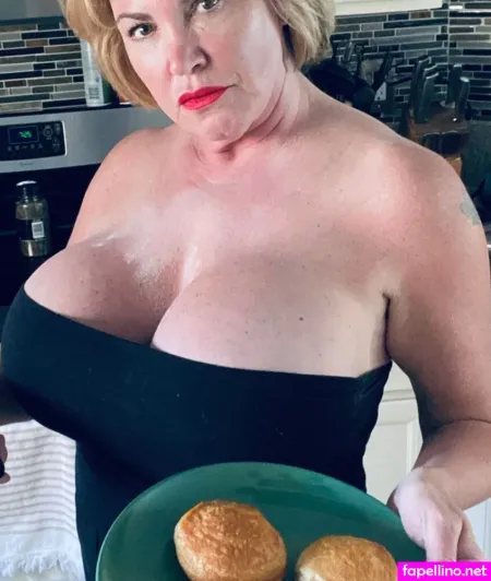 Jeri Juggies OnlyFans Thumbnail #9hTwJACK26