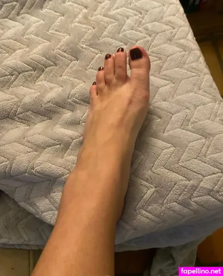 Jes5icasfeet OnlyFans Thumbnail #2gqQxqO3Ba