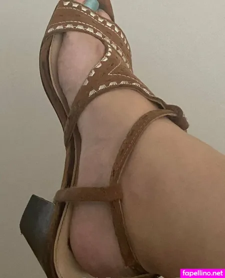 Jes5icasfeet OnlyFans Thumbnail #OggCkM2Cix