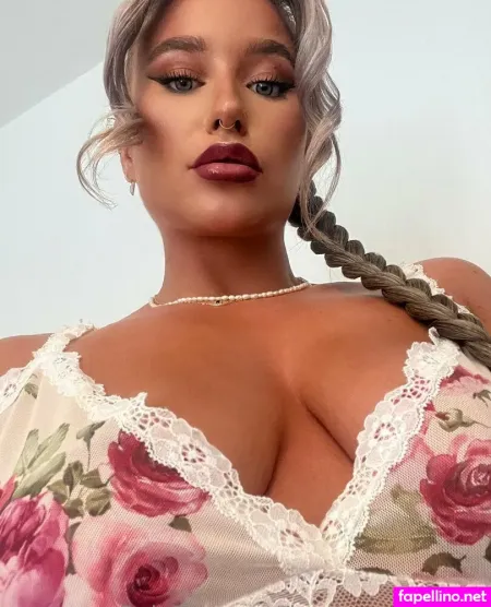 Jessicarabbitrose OnlyFans Thumbnail #ARwoZ5jsAU