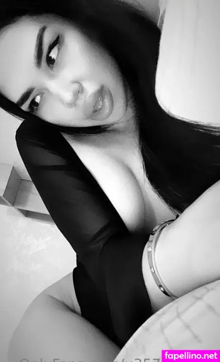 Jessie G1 OnlyFans Thumbnail #1poSFTNZSB