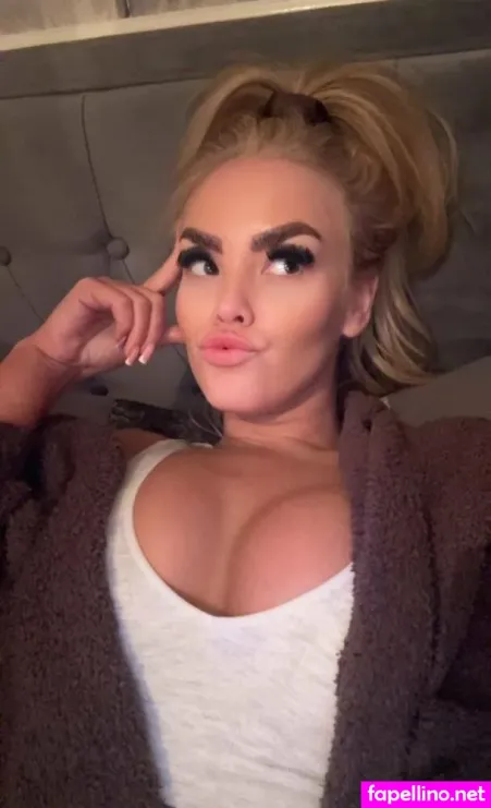 Jessie Holt OnlyFans Thumbnail #322O2FkXxG