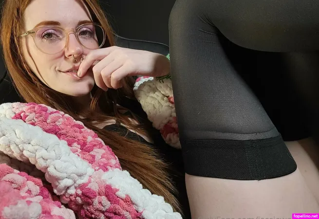 Jessiewolfefree OnlyFans Thumbnail #VYlfJJL6cl