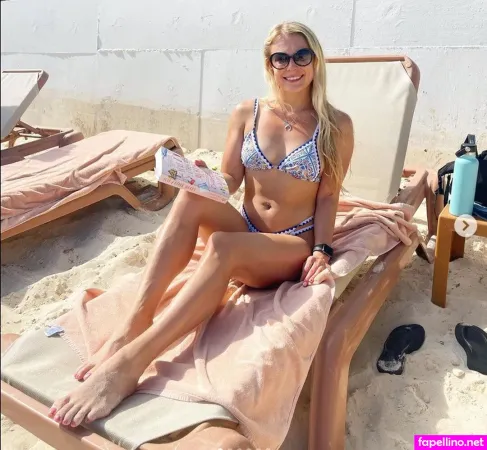 Jetting Julia OnlyFans Thumbnail #7Lcb4iZVix