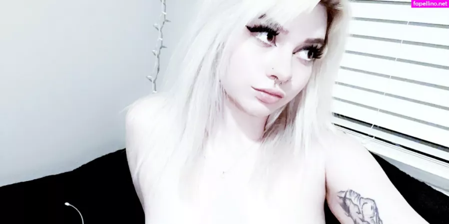 Jisatsu Waifu OnlyFans Thumbnail #ot1CqmLCrz