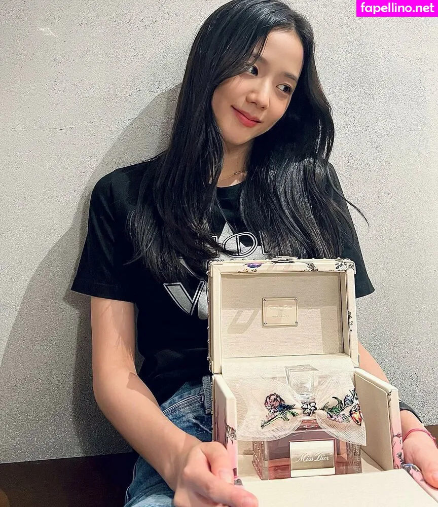 BLACKPINK, qenshizu, sooyaaa__ Nude Leaked OnlyFans Photo #7KVKO8CkIV