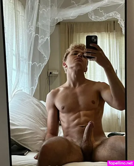 Jizzeschristx OnlyFans Thumbnail #1kt8DztN4A