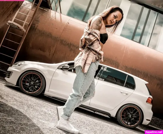 Joana 1994 OnlyFans Thumbnail #8gKd0PrQ45