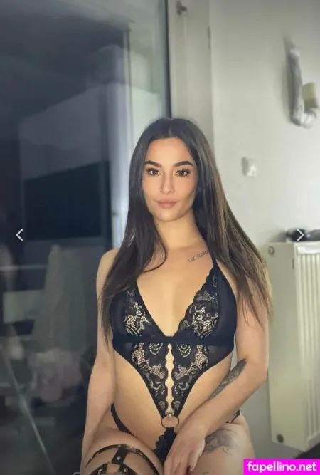 Joanaelaa OnlyFans Thumbnail #6CXIT1u6zd