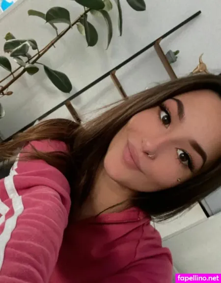 Joanaelaa OnlyFans Thumbnail #VijKWCwnNH