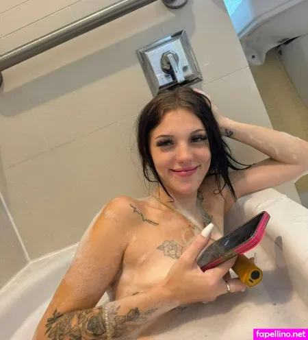 Joanie OnlyFans Thumbnail #p1ZFP0QDDL