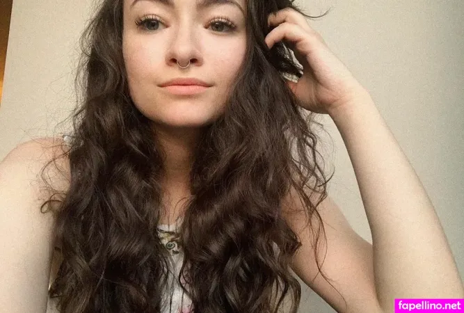 Jodelle Ferland OnlyFans Thumbnail #ixun1m2Rnk