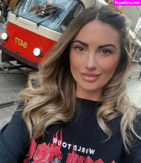 Jodie Carnall OnlyFans Thumbnail #D7n6PXtsum