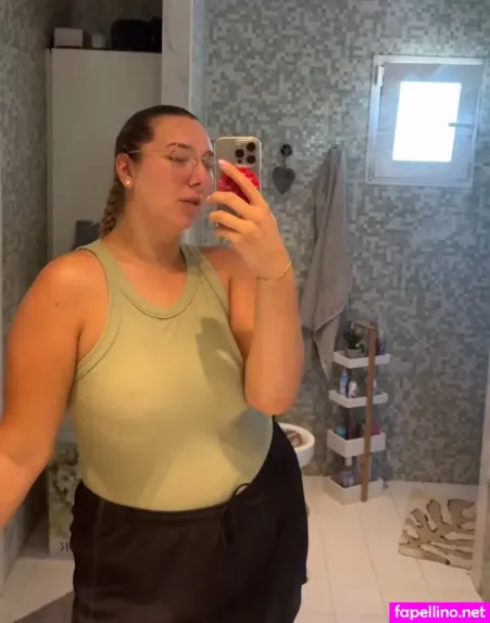 Joelina Karabas OnlyFans Thumbnail #QME6xogMTw