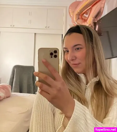 Joelina Karabas OnlyFans Thumbnail #lWnsF283x8