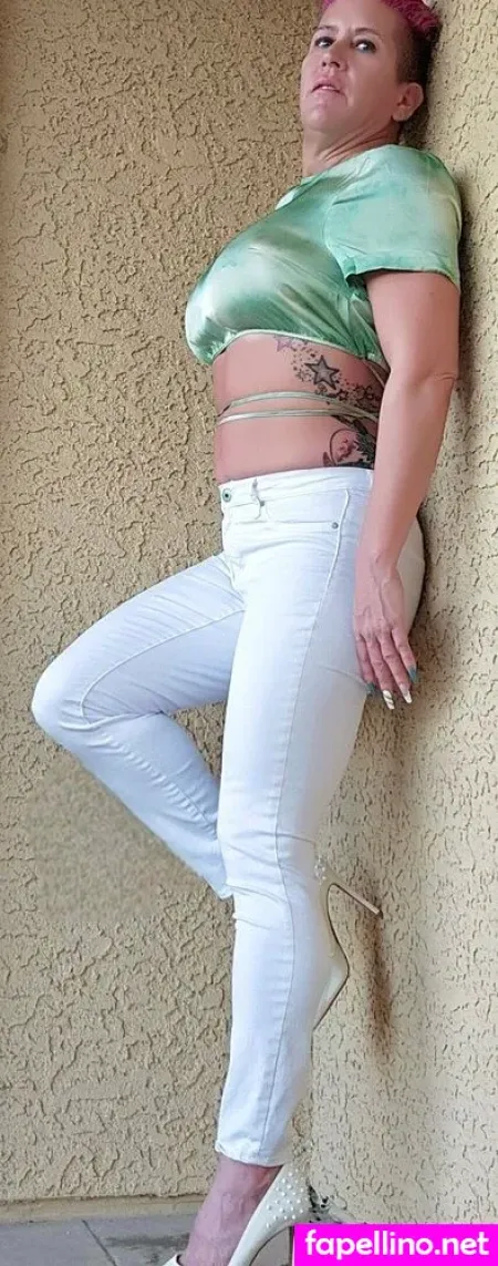 Joellebennyfree OnlyFans Thumbnail #Lek8YB9gDW