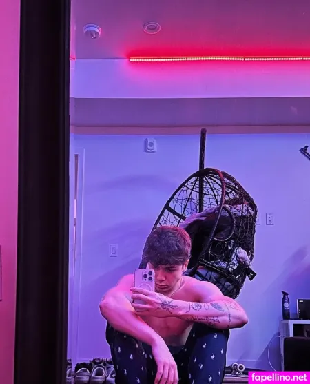 Joeybirlemx OnlyFans Thumbnail #8m4Sd4ndcN