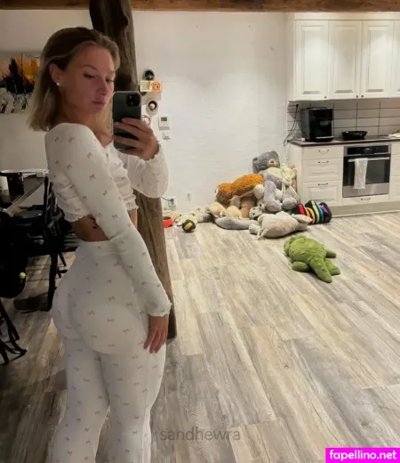 Johannnajuhlin OnlyFans Thumbnail #GR2taXKGyP