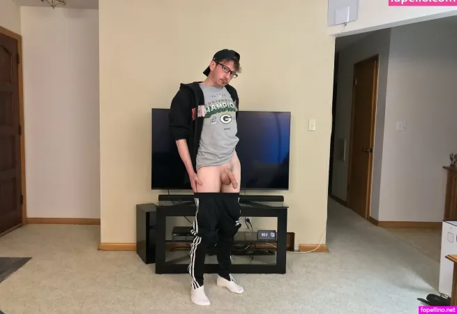 Johnn197575 OnlyFans Thumbnail #IAV9eUo2zU