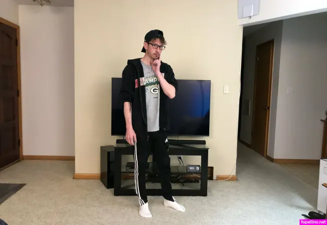 Johnn197575 OnlyFans Thumbnail #hPXN1bWFTZ