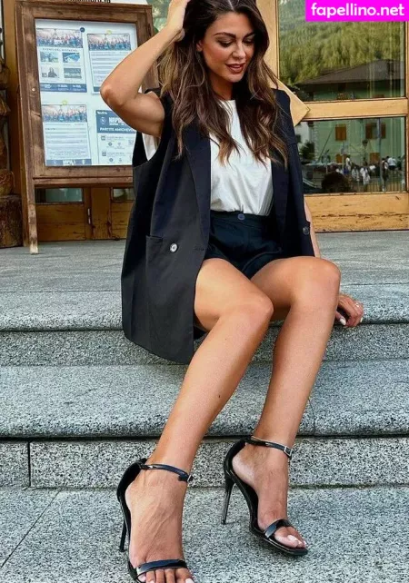 Jolanda De Rienzo OnlyFans Thumbnail #oRmJ8ZZu9x