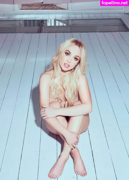 Jorgie Porter OnlyFans Thumbnail #qdDYjcEh2J