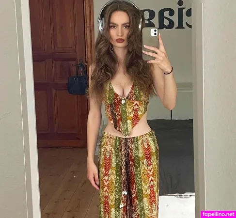 Josephine Lck OnlyFans Thumbnail #DXlAUvEq5r