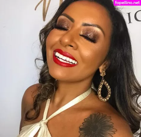 Joyce Oliveira OnlyFans Thumbnail #KPB6YabC3n