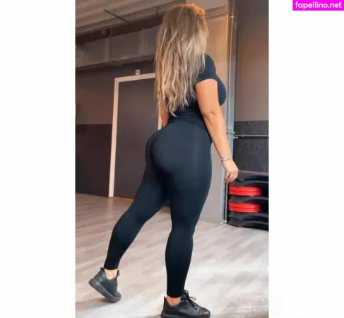 Joyce Straten OnlyFans Thumbnail #2aGRs33bt7