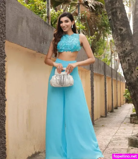 Juhi Godambe Jain Main Profile Photo