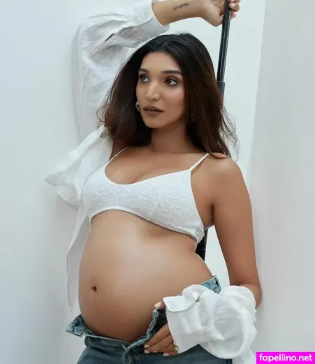 Juhi Godambe Jain OnlyFans Thumbnail #qiXFz0Rm18